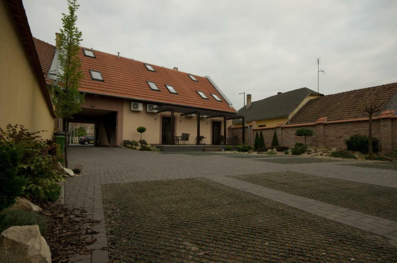 Royal Residence Apartments Gyula Exterior foto